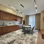 Warm Apartments On Mileticova Street